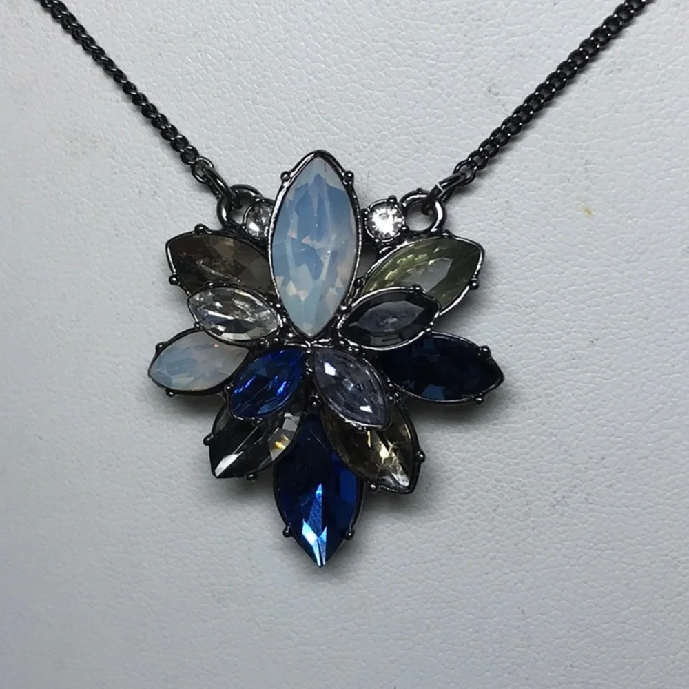Loft pendant necklace/ blue and opalescent NWT - Picture 2 of 9